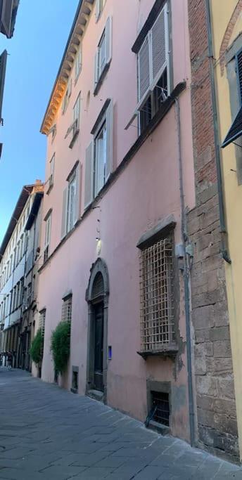 Loft Moderno Ubicato Nel Centro Storico Di Lucca Daire Dış mekan fotoğraf